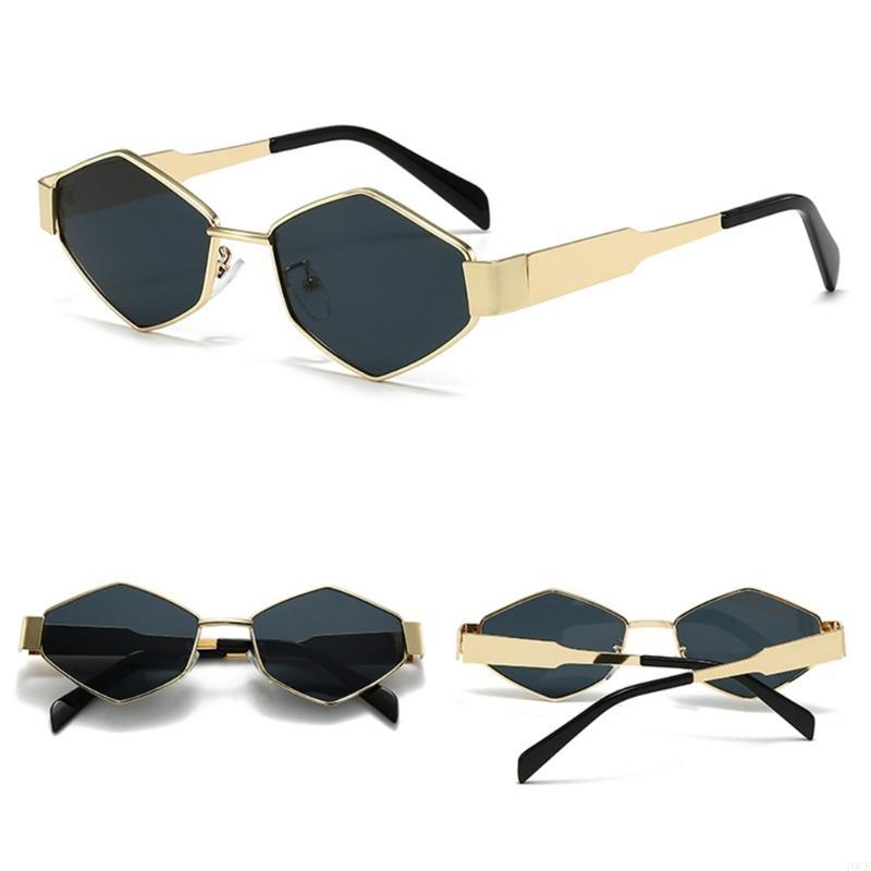 Street Fashion Reference - Occhiali da sole alla con diamanti