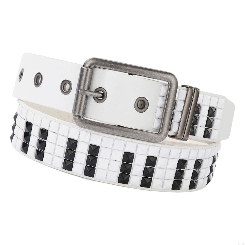 Cintura decorativa con rivetti - Street Fashion Reference recensione e prezzo